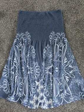 Women’s Blue & White Smocked Top Strapless Sun Dress.    Size XL